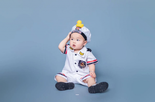 巨野宝宝频繁使劲扭动哼唧